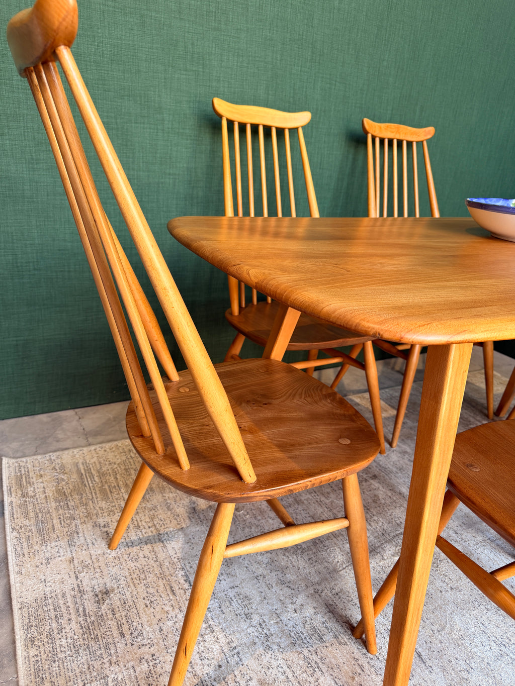 Ercol 382 Dining Table Set - 6 Ercol 369 Goldsmith Windsor Chairs