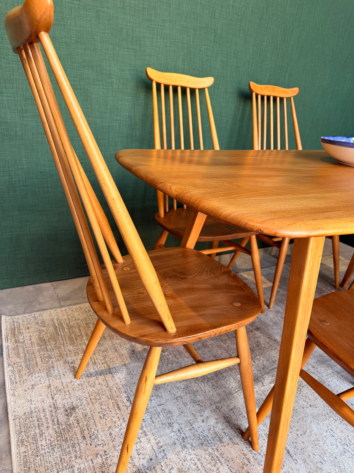 Ercol 382 Dining Table Set - 6 Ercol 369 Goldsmith Windsor Chairs