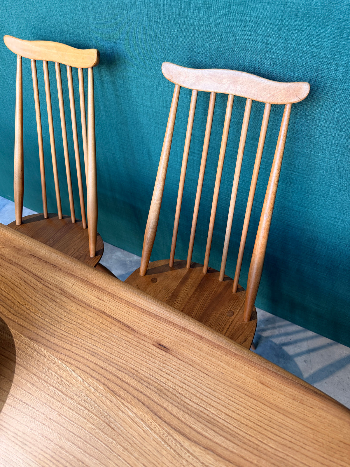 Ercol 382 Dining Table Set - 6 Ercol 369 Goldsmith Windsor Chairs