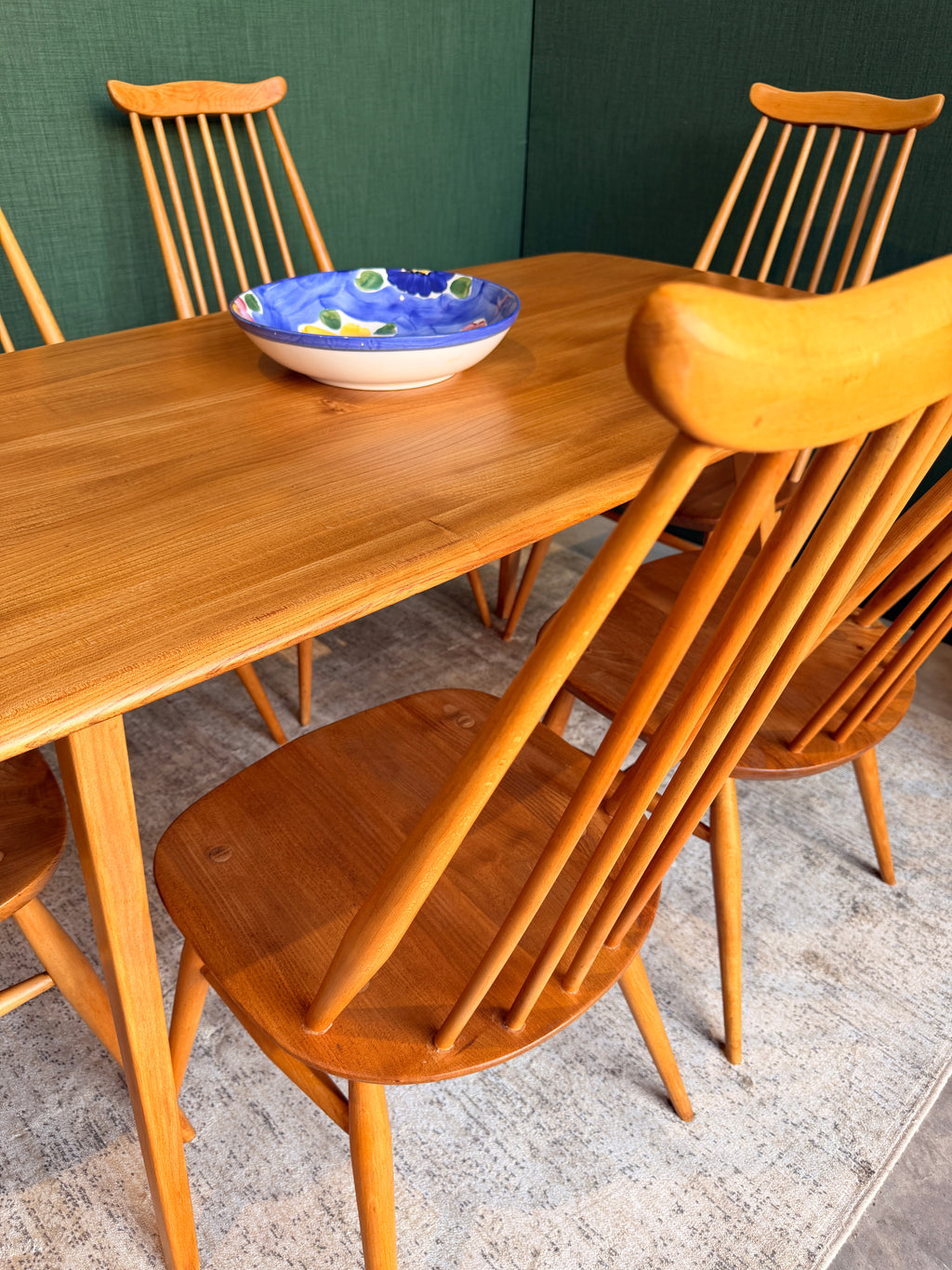 Ercol 382 Dining Table Set - 6 Ercol 369 Goldsmith Windsor Chairs