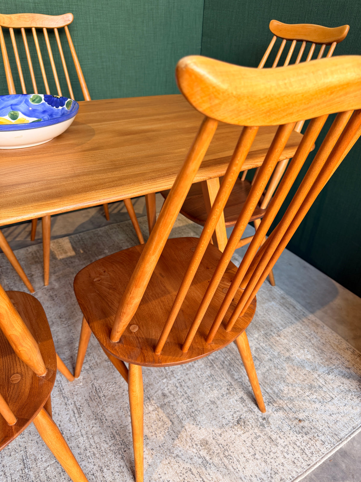 Ercol 382 Dining Table Set - 6 Ercol 369 Goldsmith Windsor Chairs