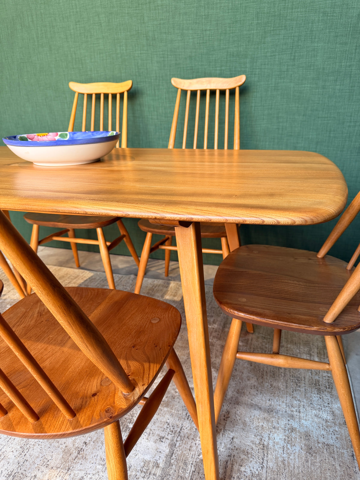 Ercol 382 Dining Table Set - 6 Ercol 369 Goldsmith Windsor Chairs