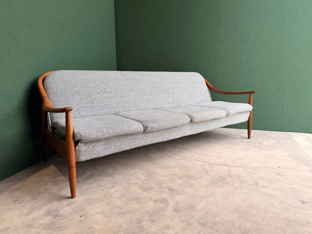 Greaves & Thomas 3/4 seat Sofa bed