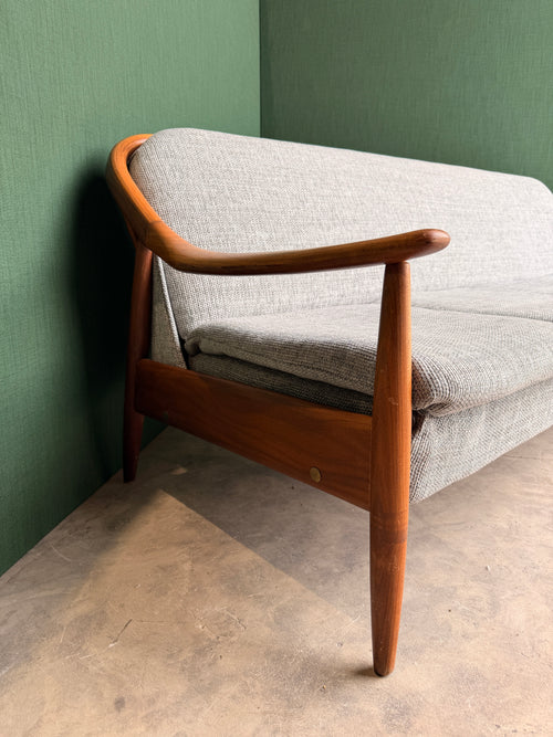 Greaves & Thomas 3/4 seat Sofa bed
