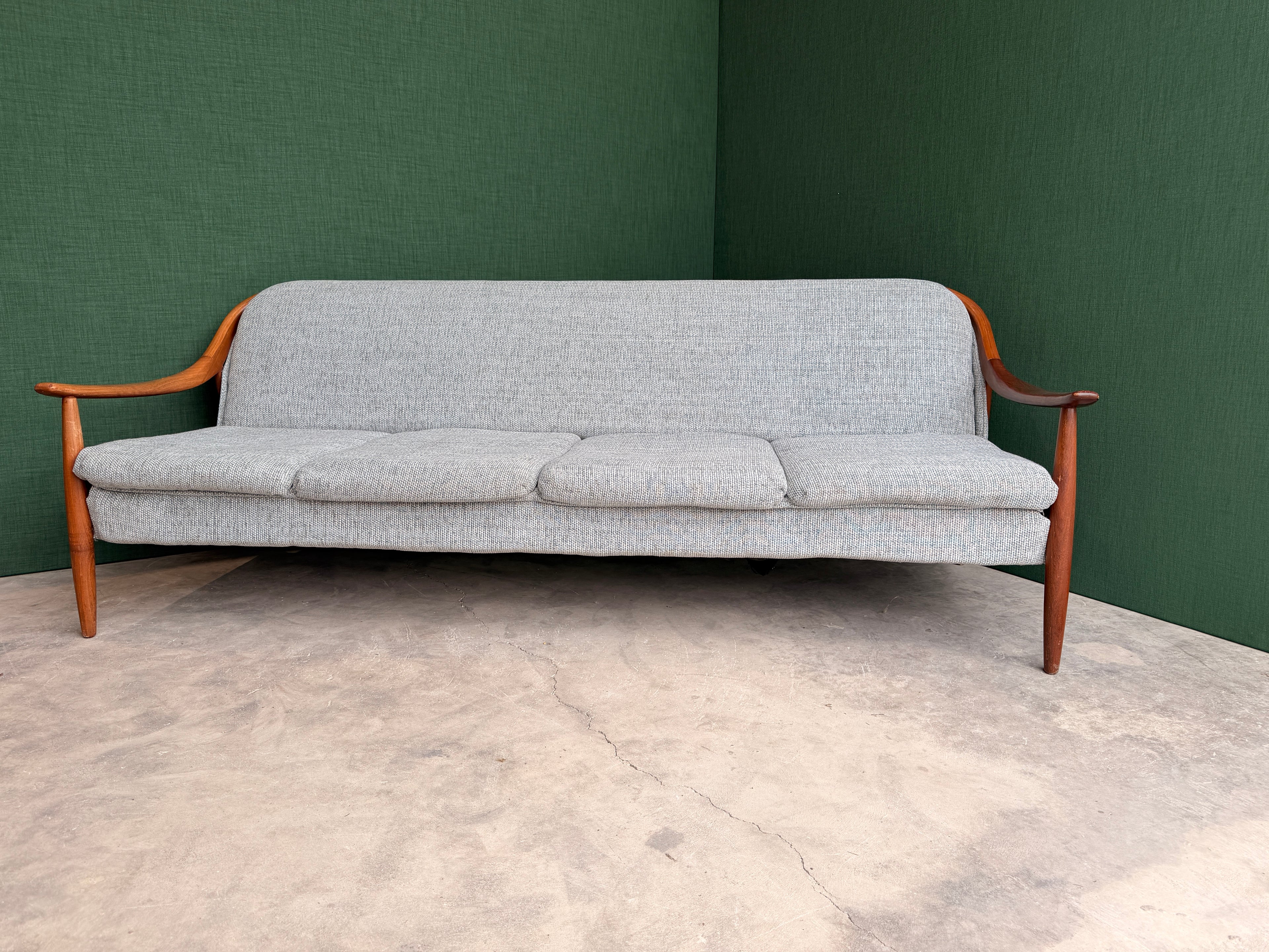 Greaves & Thomas 3/4 seat Sofa bed