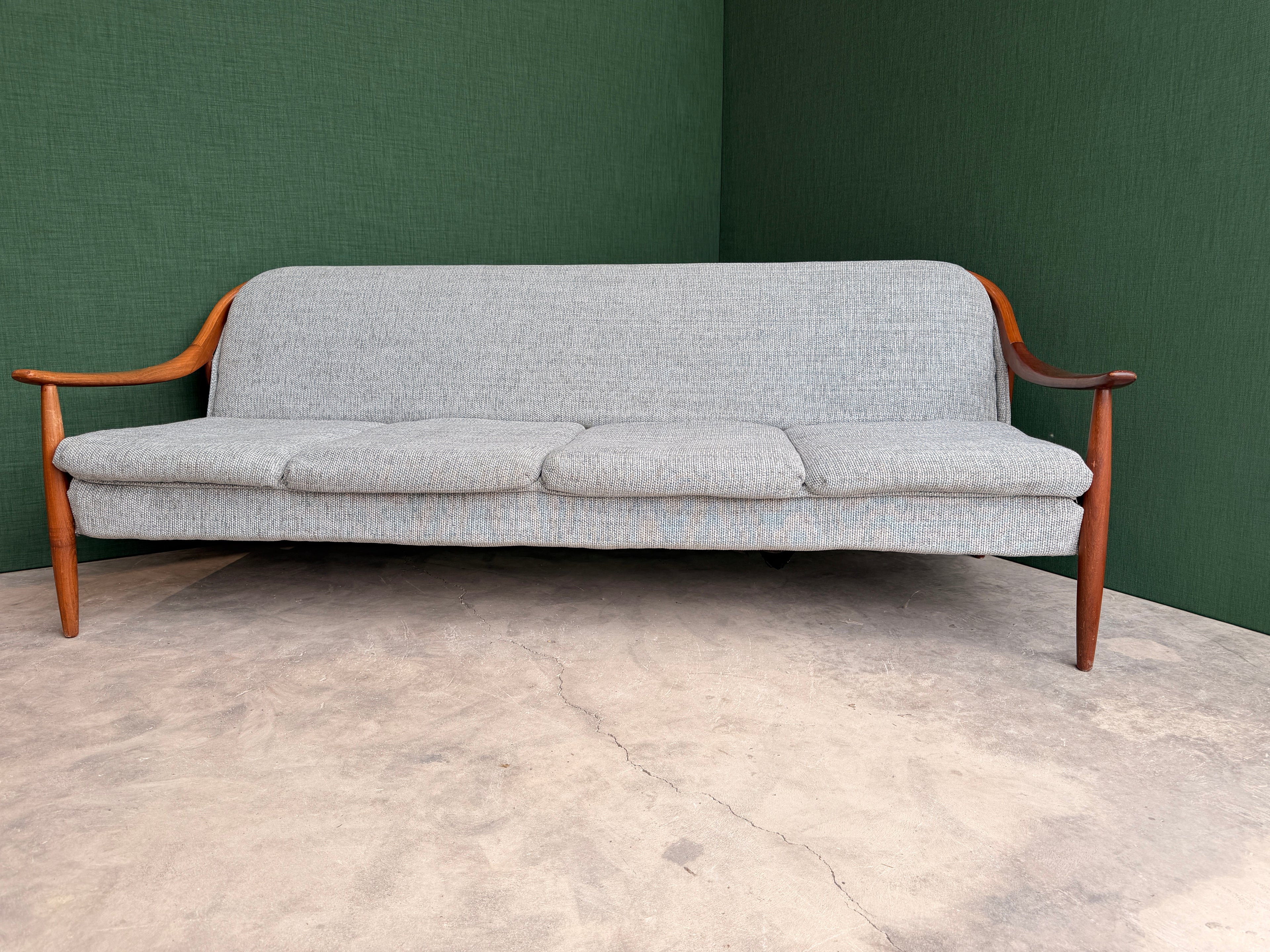 Greaves & Thomas 3/4 seat Sofa bed
